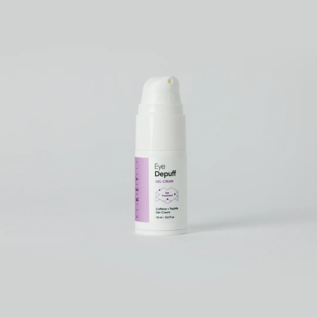 Otvorena bočica KEY Molecule Eye Depuff gel-kreme sa pumpicom